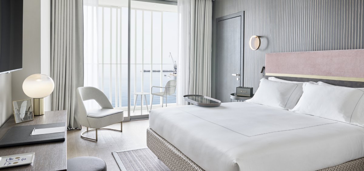 ON-Residence-Deluxe-Seafront-Rooms_3-service