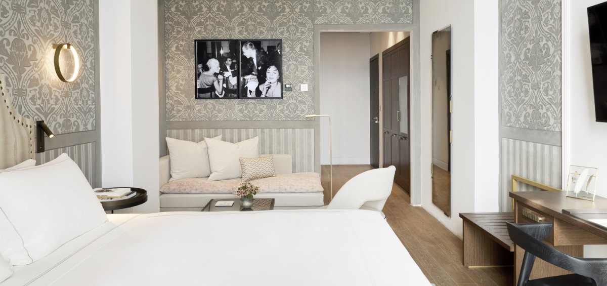 ON-Residence-Junior-Suite-Sea-Front-with-Balcony_4-service